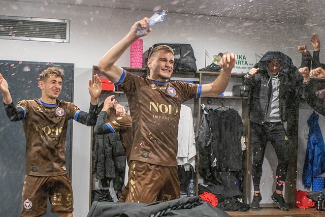 劳雷将降薪 劳雷将降薪